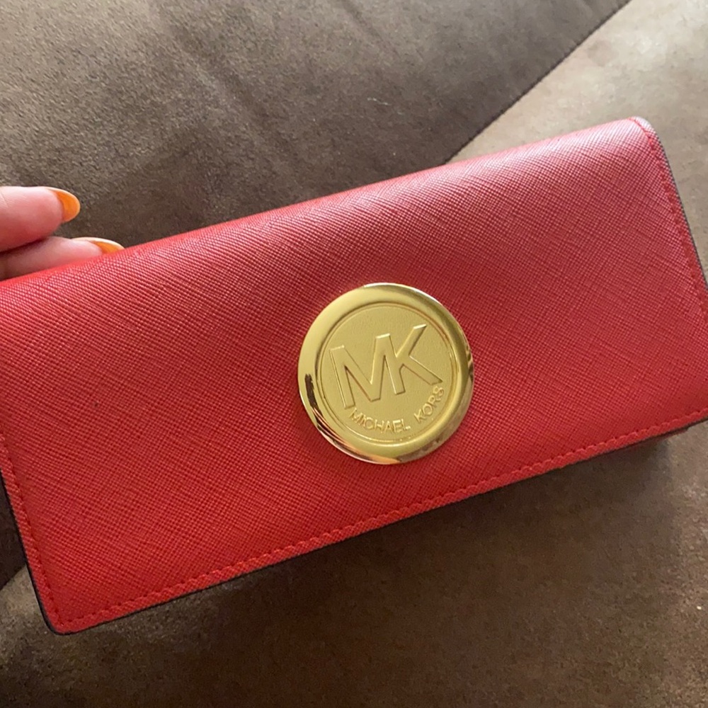 Michael khors wallet